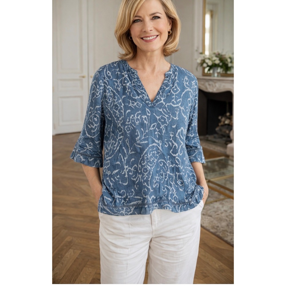 Chicos Blue Ikat Print Denim Lyocell Tunic Top Split V-Neck Size 1 US 8 Boho